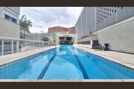 Apartamento à venda com 175m², 3 quartos e 4 vagas Apartamento à venda com 175m², 3 quartos e 4 vagasÁrea comum - Piscina