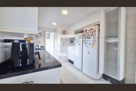 Apartamento à venda com 175m², 3 quartos e 4 vagas Apartamento à venda com 175m², 3 quartos e 4 vagasCozinha