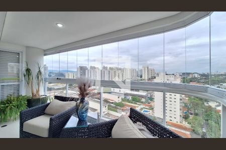 Apartamento à venda com 175m², 3 quartos e 4 vagas Apartamento à venda com 175m², 3 quartos e 4 vagasVaranda 2