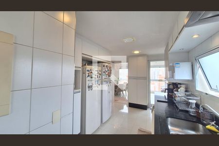Apartamento à venda com 175m², 3 quartos e 4 vagas Apartamento à venda com 175m², 3 quartos e 4 vagasDetalhe da cozinha