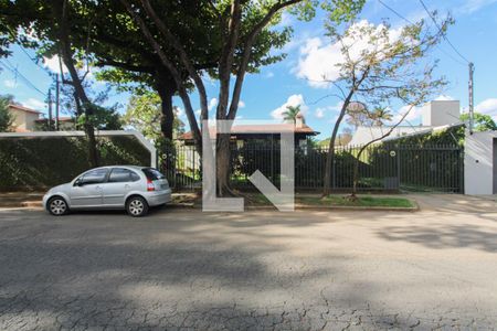Casa à venda com 2000m², 4 quartos e 10 vagasFachada