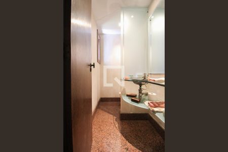 Casa à venda com 2000m², 4 quartos e 10 vagasLavabo