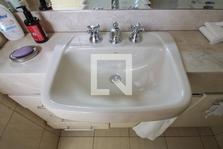 Casa à venda com 2000m², 4 quartos e 10 vagasBanheiro da Suíte 2