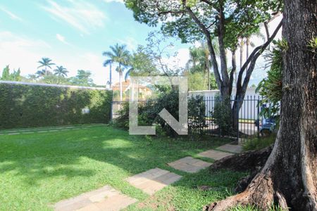 Casa à venda com 2000m², 4 quartos e 10 vagasEntrada