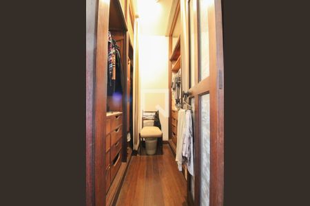 Casa à venda com 2000m², 4 quartos e 10 vagasCloset da suíte 1