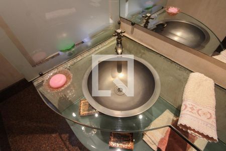 Casa à venda com 2000m², 4 quartos e 10 vagasLavabo