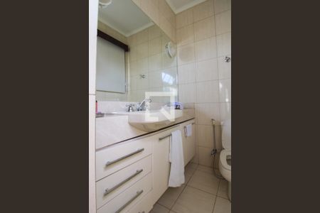 Casa à venda com 2000m², 4 quartos e 10 vagasBanheiro da Suíte 2