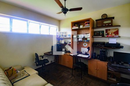 Casa à venda com 2000m², 4 quartos e 10 vagasQuarto de Serviço 2