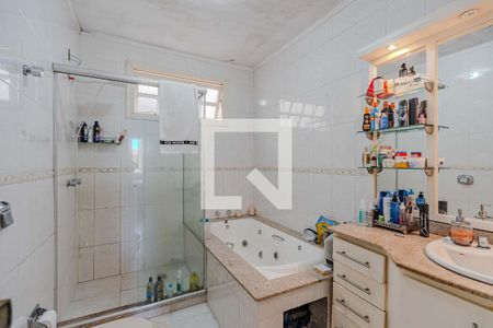 Casa à venda com 409m², 4 quartos e 5 vagasBanheiro do Quarto 4