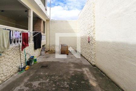 Casa à venda com 187m², 2 quartos e 2 vagas Casa à venda com 187m², 2 quartos e 2 vagasQuintal