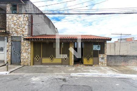 Casa à venda com 187m², 2 quartos e 2 vagas Casa à venda com 187m², 2 quartos e 2 vagasFachada