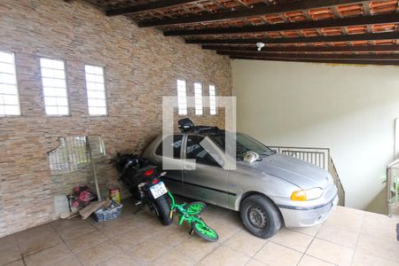Casa à venda com 187m², 2 quartos e 2 vagas Casa à venda com 187m², 2 quartos e 2 vagasGaragem