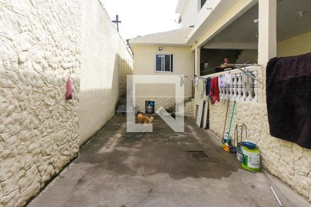 Casa à venda com 187m², 2 quartos e 2 vagas Casa à venda com 187m², 2 quartos e 2 vagasQuintal