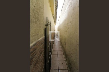 Casa à venda com 187m², 2 quartos e 2 vagas Casa à venda com 187m², 2 quartos e 2 vagasCorredor Lateral