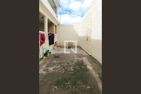 Casa à venda com 187m², 2 quartos e 2 vagas Casa à venda com 187m², 2 quartos e 2 vagasQuintal