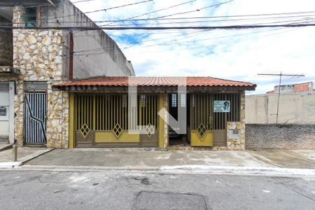 Casa à venda com 187m², 2 quartos e 2 vagas Casa à venda com 187m², 2 quartos e 2 vagasFachada