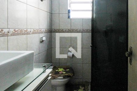 Casa à venda com 187m², 2 quartos e 2 vagas Casa à venda com 187m², 2 quartos e 2 vagasBanheiro