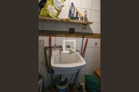 Casa à venda com 174m², 3 quartos e 2 vagasGaragem e banheiro