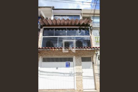 Casa à venda com 174m², 3 quartos e 2 vagasFachada