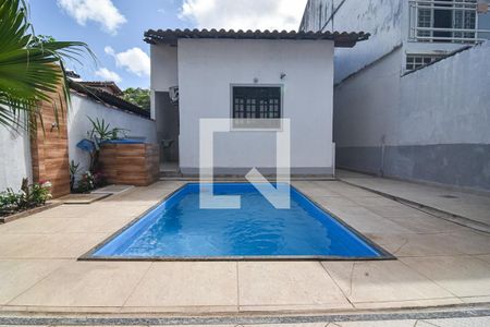 Casa à venda com 91m², 2 quartos e 2 vagasPiscina