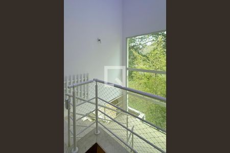 Casa de condomínio para alugar com 700m², 5 quartos e 5 vagasEscada