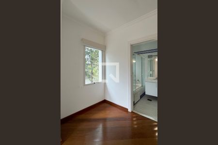 Casa de condomínio para alugar com 700m², 5 quartos e 5 vagasCloset da suíte 4