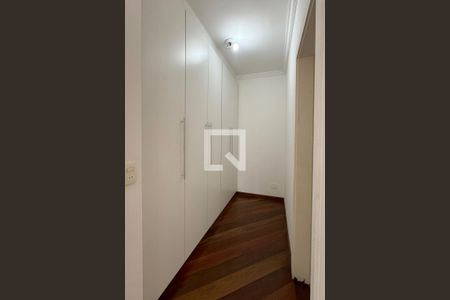 Casa de condomínio para alugar com 700m², 5 quartos e 5 vagascloset da Suíte 5