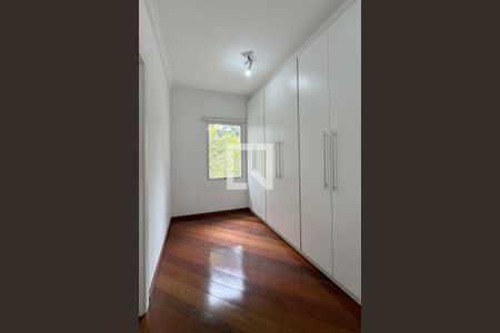 Casa de condomínio para alugar com 700m², 5 quartos e 5 vagasCloset da suíte 3