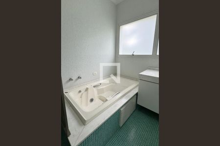 Casa de condomínio para alugar com 700m², 5 quartos e 5 vagasBanheiro da Suíte 3