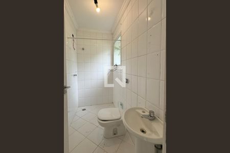 Casa de condomínio para alugar com 700m², 5 quartos e 5 vagasBanheiro de serviço