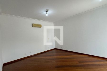 Casa de condomínio para alugar com 700m², 5 quartos e 5 vagasSuíte 3