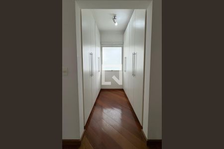 Casa de condomínio para alugar com 700m², 5 quartos e 5 vagasCloset da suíte 2