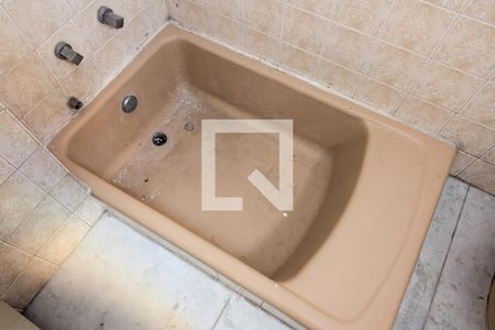 Casa à venda com 220m², 2 quartos e 3 vagasBanheiro da suíte 1