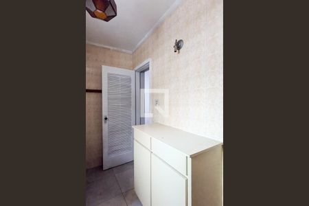 Casa à venda com 220m², 2 quartos e 3 vagasBanheiro da suíte 1