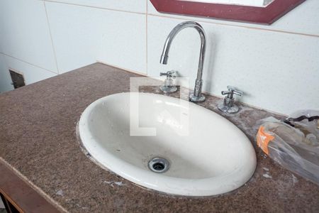 Casa à venda com 220m², 2 quartos e 3 vagasBanheiro da suíte 2