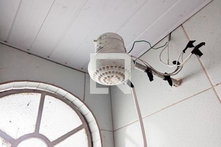 Casa à venda com 220m², 2 quartos e 3 vagasBanheiro da suíte 2