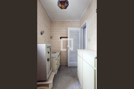 Casa à venda com 220m², 2 quartos e 3 vagasBanheiro da suíte 1