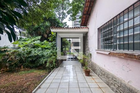 Casa à venda com 220m², 2 quartos e 3 vagasGaragem e jardim