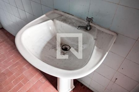 Casa à venda com 220m², 2 quartos e 3 vagasBanheiro de serviço