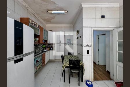 Casa à venda com 290m², 4 quartos e 2 vagas Casa à venda com 290m², 4 quartos e 2 vagasCozinha