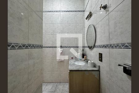 Casa à venda com 290m², 4 quartos e 2 vagas Casa à venda com 290m², 4 quartos e 2 vagasBanheiro Social