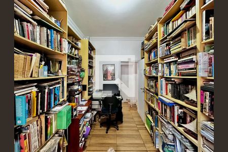 Casa à venda com 290m², 4 quartos e 2 vagas Casa à venda com 290m², 4 quartos e 2 vagasQuarto 4