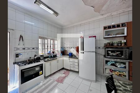 Casa à venda com 290m², 4 quartos e 2 vagas Casa à venda com 290m², 4 quartos e 2 vagasCozinha