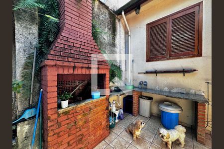 Casa à venda com 290m², 4 quartos e 2 vagas Casa à venda com 290m², 4 quartos e 2 vagasChurrasqueira