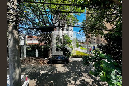 Casa à venda com 290m², 4 quartos e 2 vagas Casa à venda com 290m², 4 quartos e 2 vagasVista