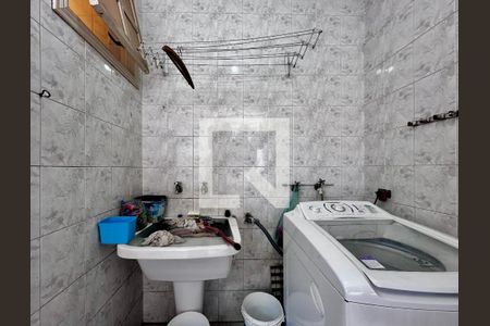 Casa à venda com 290m², 4 quartos e 2 vagas Casa à venda com 290m², 4 quartos e 2 vagasÁrea de Serviço