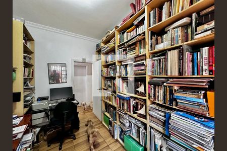 Casa à venda com 290m², 4 quartos e 2 vagas Casa à venda com 290m², 4 quartos e 2 vagasQuarto 4