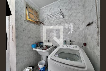 Casa à venda com 290m², 4 quartos e 2 vagas Casa à venda com 290m², 4 quartos e 2 vagasÁrea de Serviço