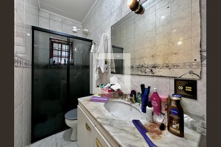 Casa à venda com 290m², 4 quartos e 2 vagas Casa à venda com 290m², 4 quartos e 2 vagasBanheiro Suíte 1