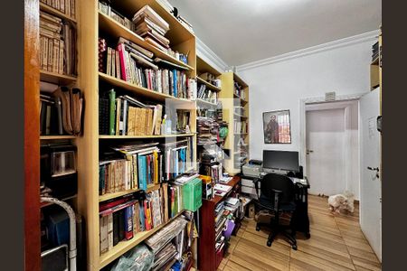 Casa à venda com 290m², 4 quartos e 2 vagas Casa à venda com 290m², 4 quartos e 2 vagasQuarto 4